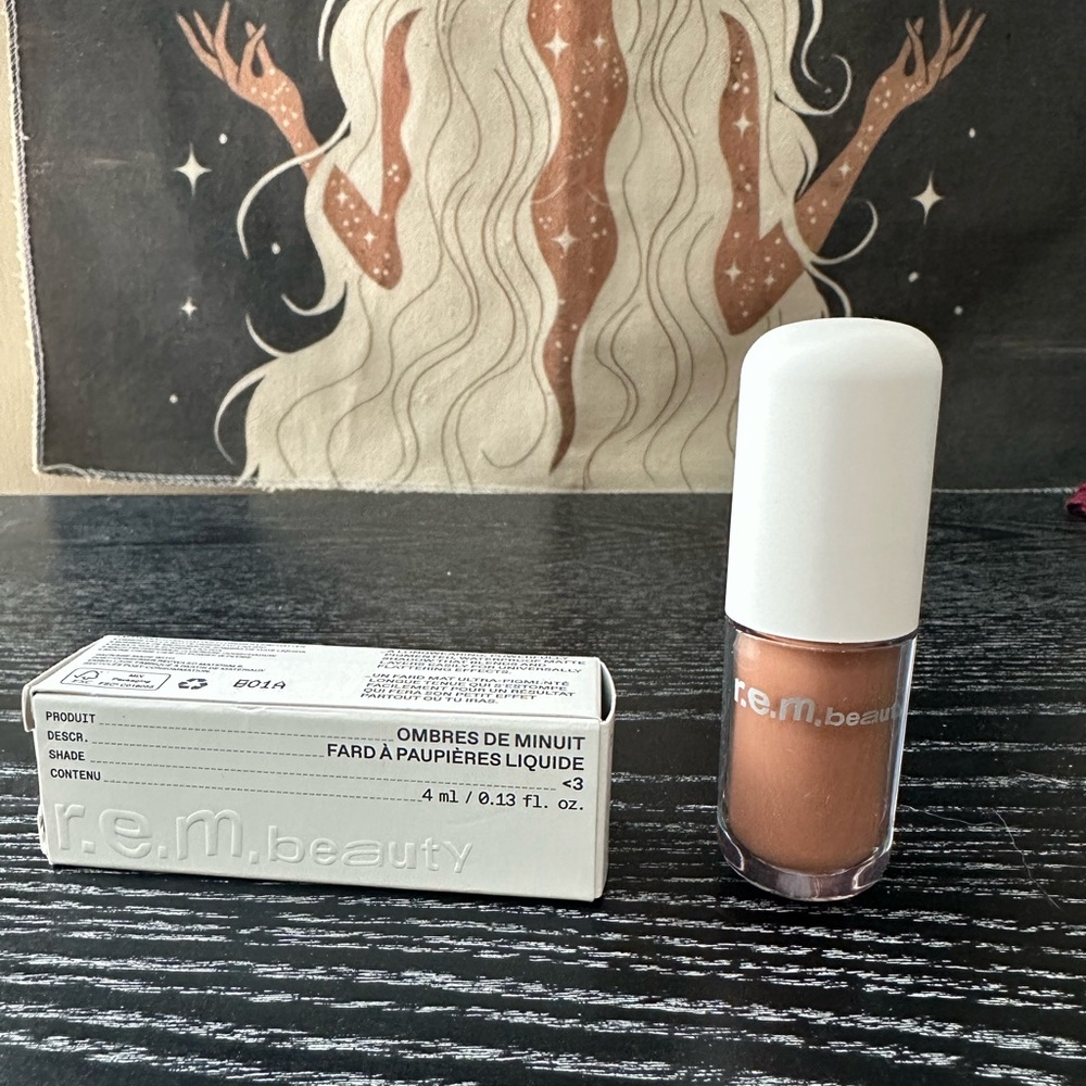 r.e.m. beauty liquid eyeshadow shade <3